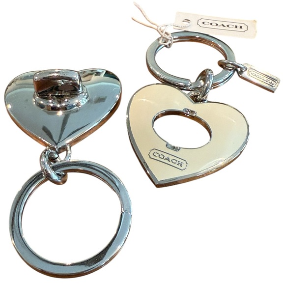 Coach turnlock heart shaped valet fob in silver tone & cream enamel NWT - Picture 5 of 13
